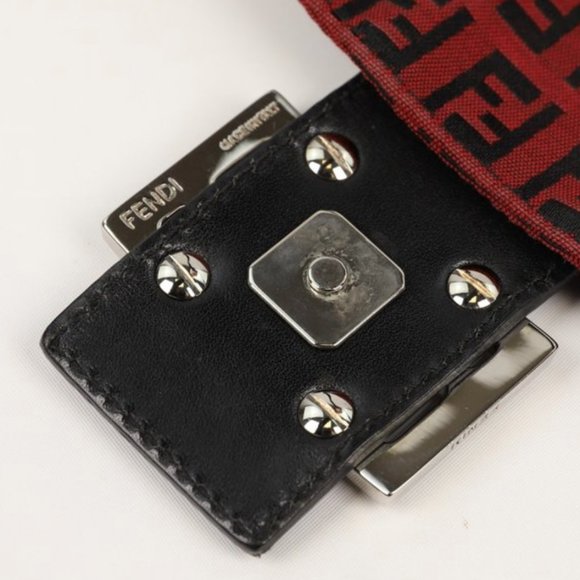 Fendi Baguette - Picture 4 of 9